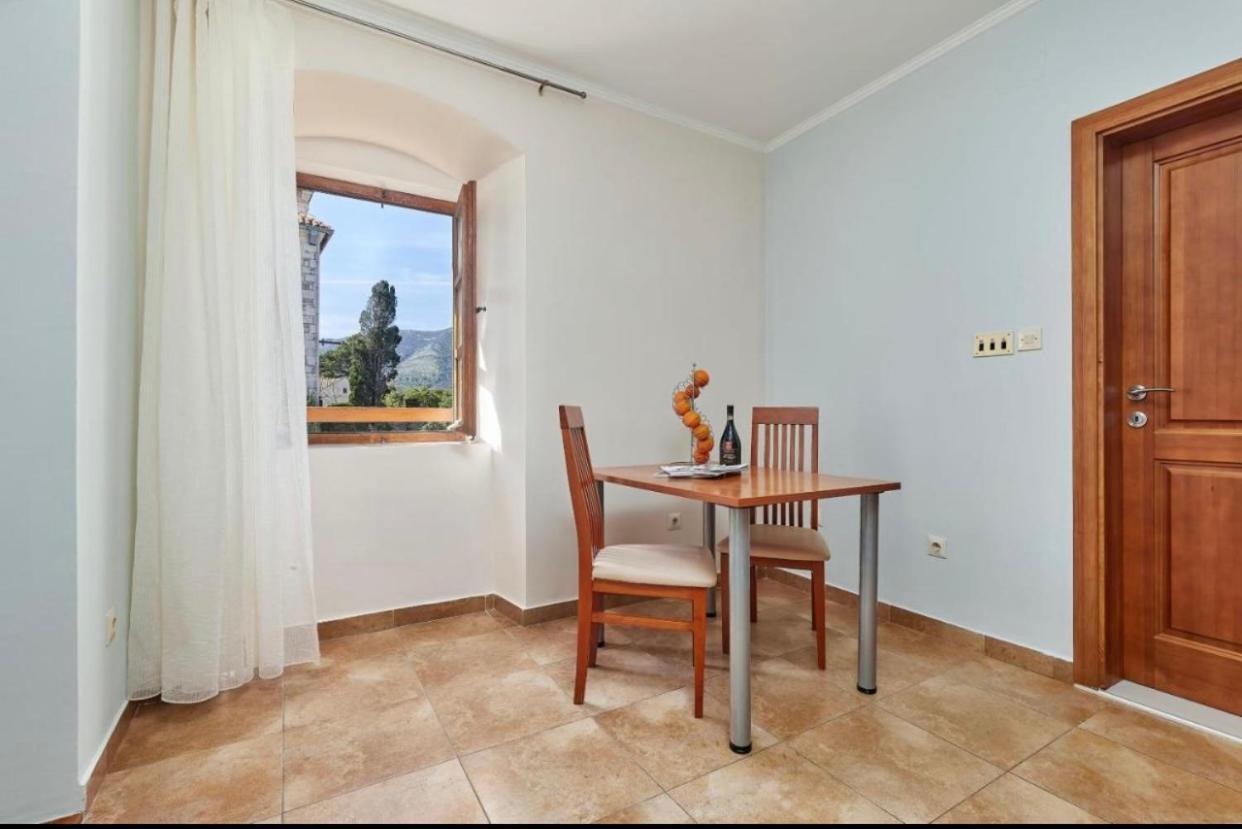 Apartments Barba コトル エクステリア 写真